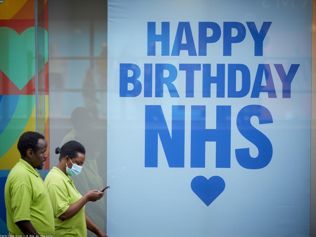 អត្ថិភាពនៃព័ត៌មានស្លុតលើសង្គម