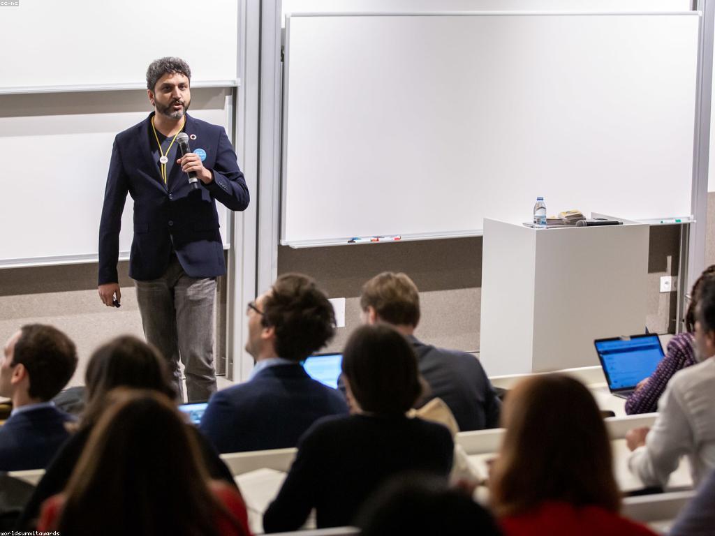 ផលប៉ះពាល់នៃព័ត៌មានស្លុតលើការយល់ដឹងសកល