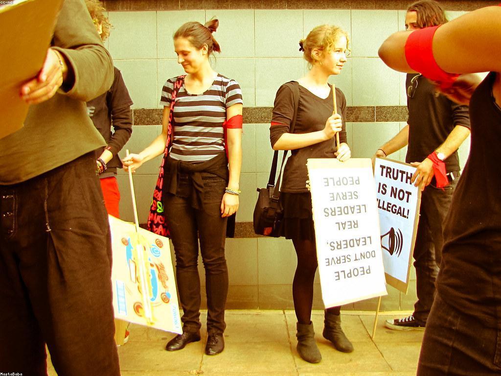 ព័ត៌មានស្លុត និងការប្រែប្រួលរបស់វាក្នុងសង្គមសម័យថ្មី